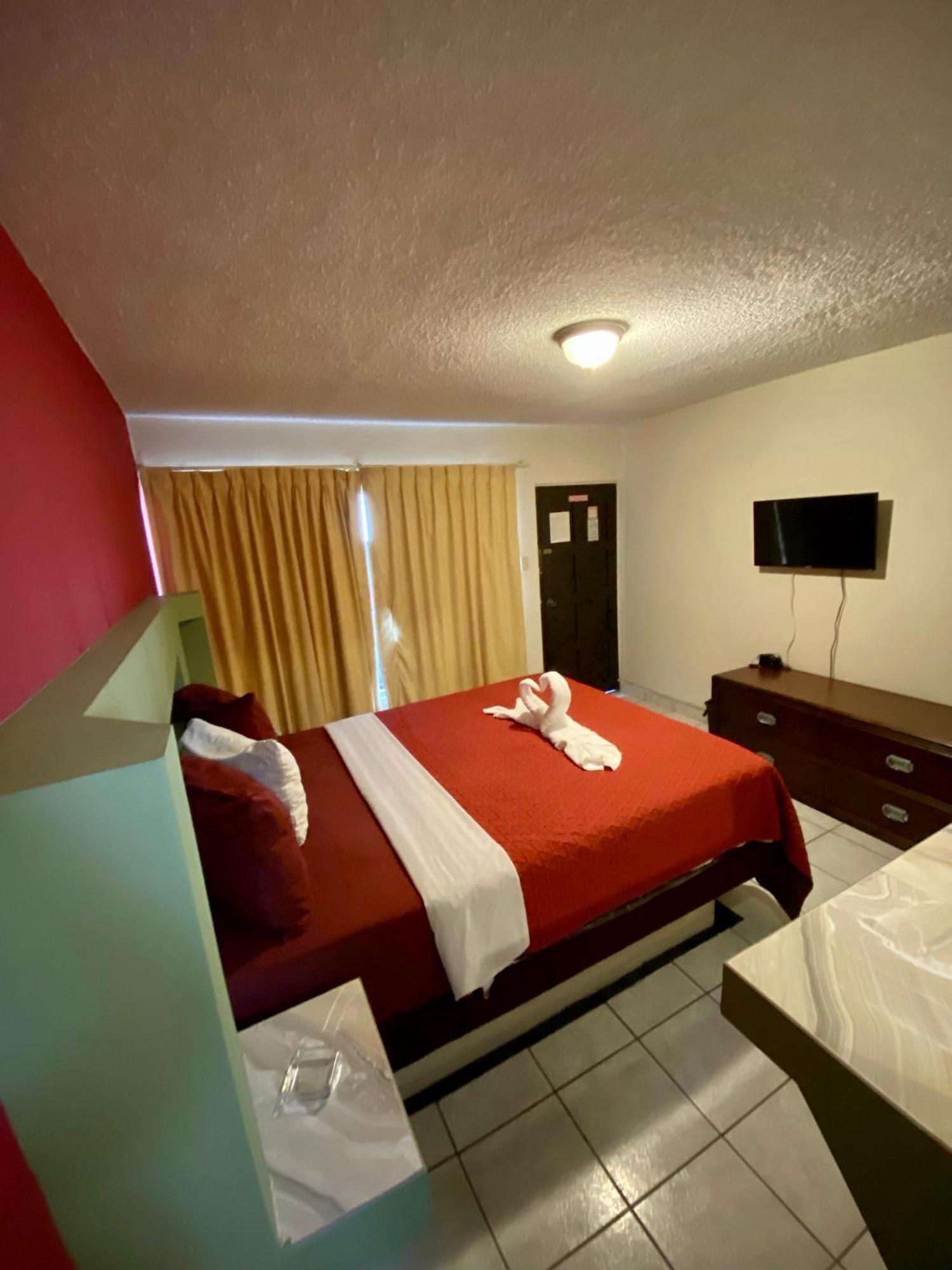 Hotel Los Altos ティファナ エクステリア 写真