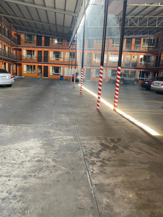 Hotel Los Altos ティファナ エクステリア 写真